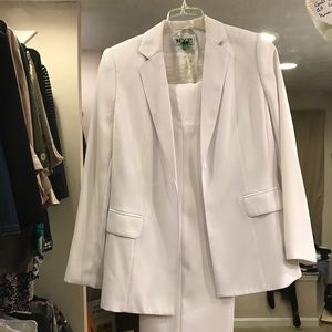 Women's white pant suit